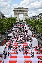 Grand picnic on the Champs-Elysees in Paris FA