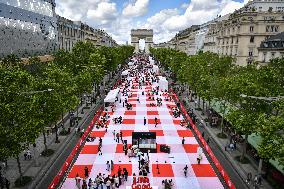Grand picnic on the Champs-Elysees in Paris FA