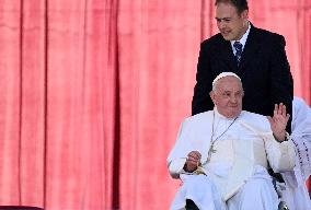 Pope Francis Leads Holy Mass On World Children's Day - Vatican