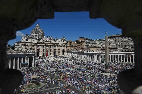 Pope Francis Leads Holy Mass On World Children's Day - Vatican