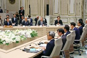 Trilateral summit in Seoul