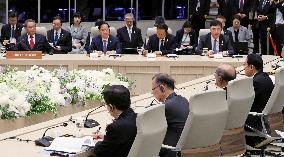 Trilateral summit in Seoul