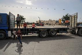 Aid Trucks Starts Entering Gaza Through Kerem Shalom - Israel