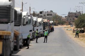 Aid Trucks Starts Entering Gaza Through Kerem Shalom - Israel