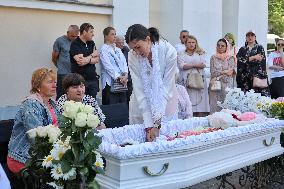 Funeral of 4yo girl fatally wounded in April 29 Russian missile attack in Odesa