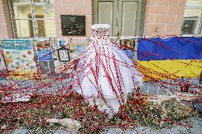 Ukrainian students unveil art installation outside Russian Embassy