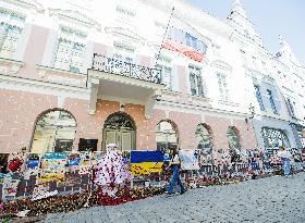 Ukrainian students unveil art installation outside Russian Embassy