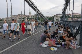 HUNGARY-BUDAPEST-CHAIN BRIDGE-ANNIVERSARY-PICNIC