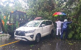Cyclone Remal Effects In Kolkata, India
