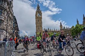 Third And Final Stage Of The For Ride London, May 26th 2024: Members Of The Public