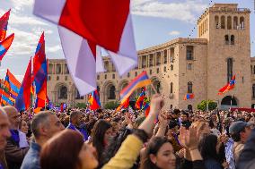 Thousands Rally In Protest At Azerbaijan Land Transfer - Yerevan