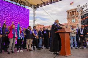 Thousands Rally In Protest At Azerbaijan Land Transfer - Yerevan