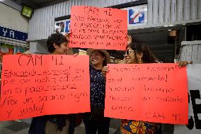 Teachers Of The National Coordination Of Education Workers Free Turnstiles Of The Mexico City Underground