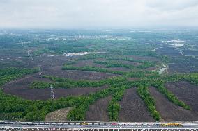 CHINA-HEILONGJIANG-HARBIN-YICHUN-RAILWAY-CONSTRUCTION (CN)