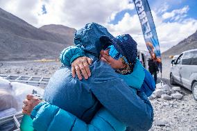 (SP)CHINA-XIZANG-LHASA-MT. QOMOLANGMA-CLIMBERS (CN)