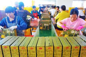 Zongzi Production Marked Dragon Boat Festival in Anqing