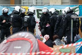 Pro Palestinian Students Block The Entrance Of Bonn University In Bonn