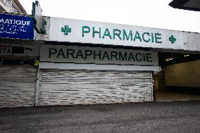 Pharmacists Strike Over Pay And Drug Shortages - Paris