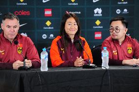 (SP)AUSTRALIA-ADELAIDE-FOOTBALL-FRIENDLY-PRESS CONFERENCE