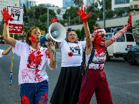 Mothers Of Soldiers Call For A Ceasefire - Tel Aviv