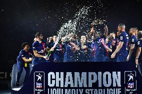 PSG Handball celebrates winning the Liqui Moly Starligue FA