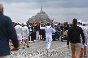 Olympic Flamme at Mont Saint Michel - France