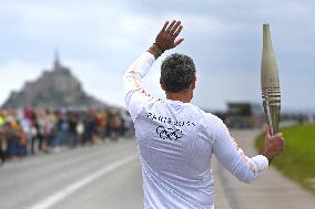 Olympic Flamme at Mont Saint Michel - France