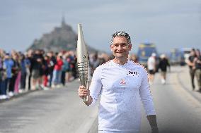 Olympic Flamme at Mont Saint Michel - France