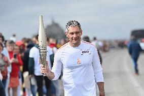 Olympic Flamme at Mont Saint Michel - France