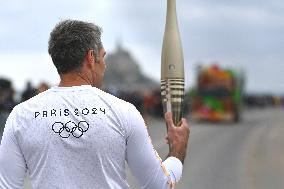 Olympic Flamme at Mont Saint Michel - France