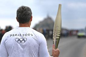 Olympic Flamme at Mont Saint Michel - France