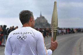 Olympic Flamme at Mont Saint Michel - France