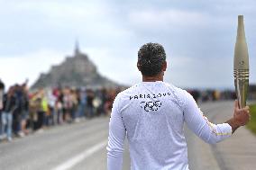 Olympic Flamme at Mont Saint Michel - France