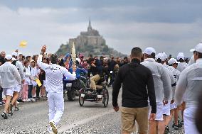 Olympic Flamme at Mont Saint Michel - France