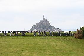 Olympic Flamme at Mont Saint Michel - France