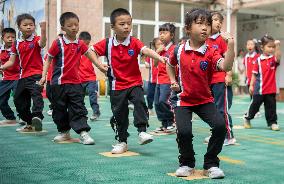 Xinhua Headlines: Chinese schools boost health, happiness with focus on exercise