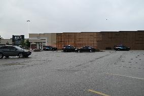 Heavy Police Presence At Chicago Ridge Mall Amidst Unconfirmed Reports Of A Shooting