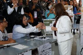 Clara Brugada Cast Their Vote During  General Election