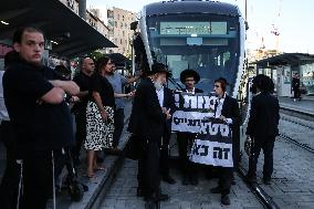 Ultra-Orthodox Protesters Block Road in Jerusalem Amid Military Conscription Debate