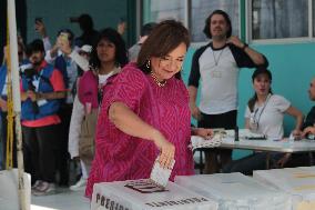 Xochitl Galvez Cast Vote - General Election