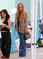 Jennifer Lopez And Emme At Flea Market - LA