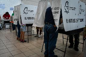 Mexican Voters At General Election