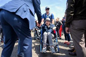 Brigitte Macron Welcomes Veterans - Deauville