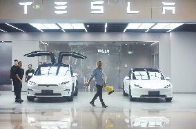 Tesla Shareholders Sue Elon Musk For Alleged Insider Trading