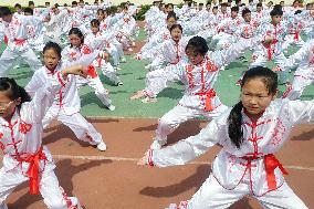 Students Practice Martial Arts in Lianyungang