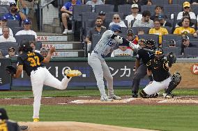 Baseball: Dodgers vs. Pirates