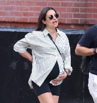 Heavily Pregnant Actress Lea Michele Out - NYC