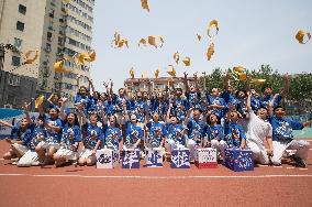 CHINA-BEIJING-SCHOOL-GRADUATION-MEMORIAL PHOTOS (CN)