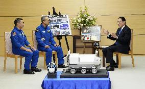 Japan PM Kishida meets astronauts