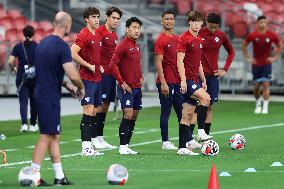 Singapore V South Korea - FIFA World Cup Asian 2nd Qualifier Press Conference And Training